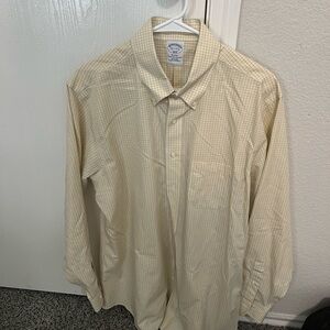 Brooks Brothers Yelloe Casual Button Down Shirt